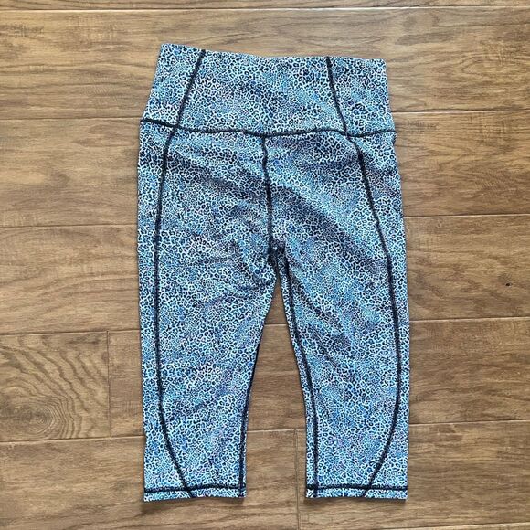 Victoria Sport Knockout Victoria's Secret Crop M Leopard Print Legging Capri - Picture 2 of 8